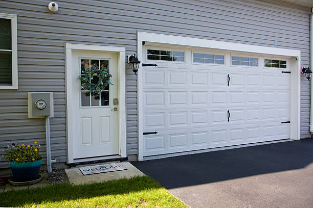 24/7 Emergency Garage Door Panel Replacement experts in Taunton, MA